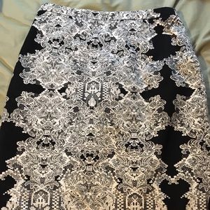 H&M Pencil skirt. In great condition, worn twice.